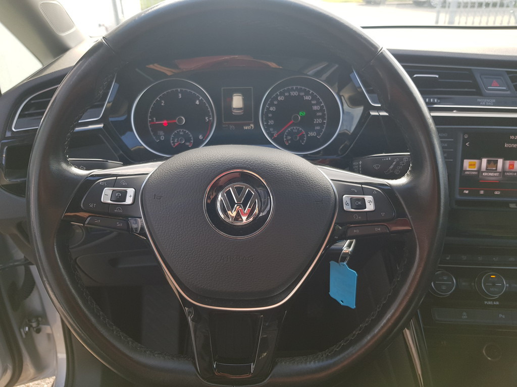 VW Touran 1,6 TDi SCR DSG Highline full