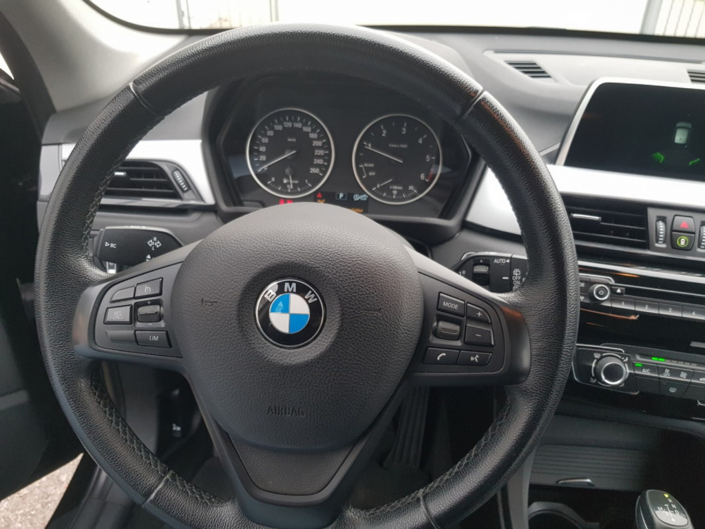 BMW X1 sDrive 18d AUT. full